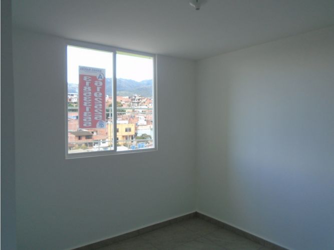 Apartamento de 2 alcobas en venta en San Antonio Del Carrizal, Girón, 43 m² · foto 12 de 17