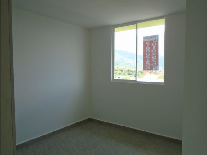 Apartamento de 3 alcobas en venta en Ruitoque, Girón, 53 m² · foto 3 de 21