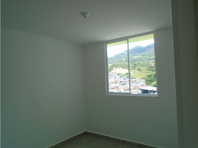 Apartamento de 3 alcobas en venta en Ruitoque, Girón, 53 m² · foto 12 de 21
