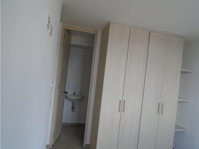 Apartamento de 3 alcobas en venta en Ruitoque, Girón, 53 m² · foto 13 de 21
