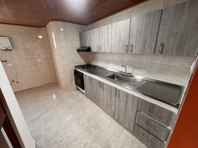 Apartamento de 3 alcobas en venta en Santa Anita, Cali, 105 m² · foto 4 de 24