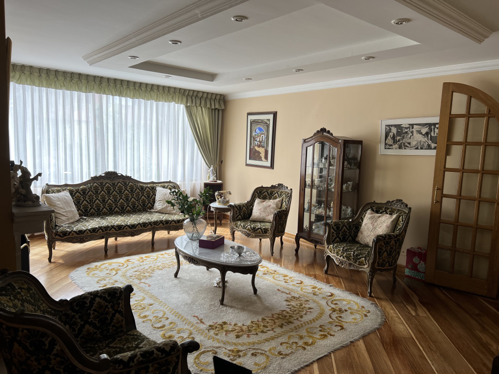 KR 7B # 127A - 33 - Photo 1