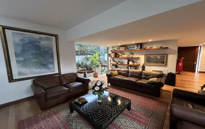 Casa en venta en Santa Barbara Alta, Bogotá · foto 3 de 24
