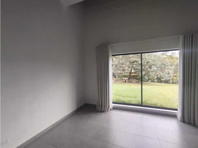 Casa de 5 alcobas en venta en Guamito, La Ceja, 240 m² · foto 8 de 24
