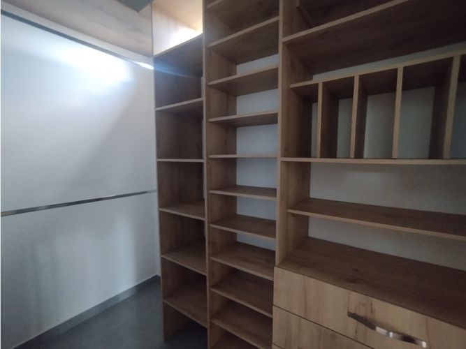 Casa de 5 alcobas en venta en Guamito, La Ceja, 240 m² · foto 12 de 24