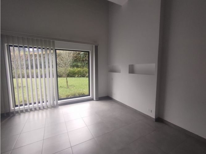 Casa de 5 alcobas en venta en Guamito, La Ceja, 240 m² · foto 13 de 24