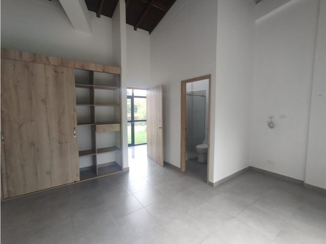 Casa de 5 alcobas en venta en Guamito, La Ceja, 240 m² · foto 14 de 24