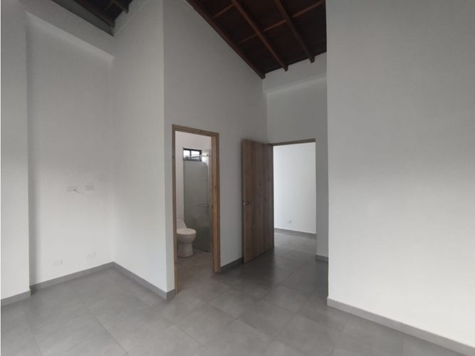 Casa de 5 alcobas en venta en Guamito, La Ceja, 240 m² · foto 15 de 24