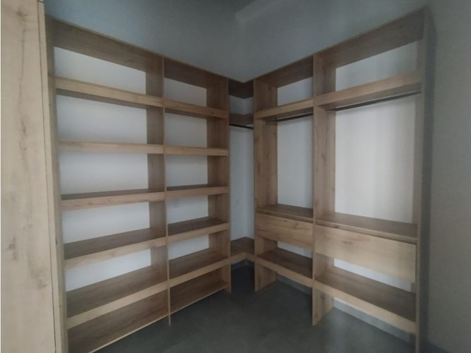 Casa de 5 alcobas en venta en Guamito, La Ceja, 240 m² · foto 16 de 24