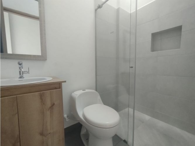 Casa de 5 alcobas en venta en Guamito, La Ceja, 240 m² · foto 17 de 24
