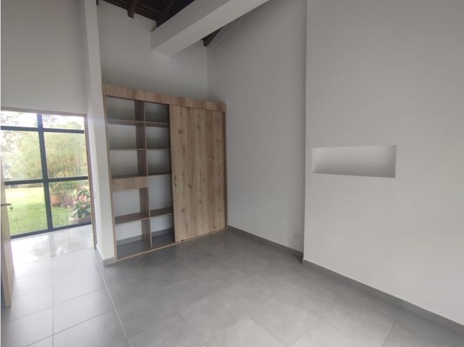 Casa de 5 alcobas en venta en Guamito, La Ceja, 240 m² · foto 18 de 24