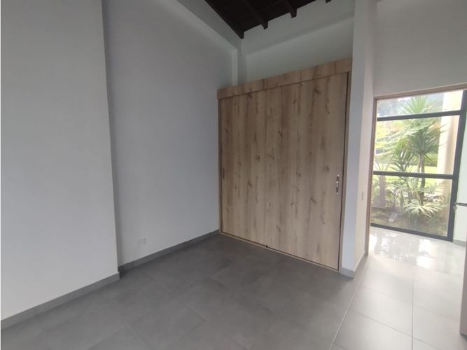 Casa de 5 alcobas en venta en Guamito, La Ceja, 240 m² · foto 20 de 24