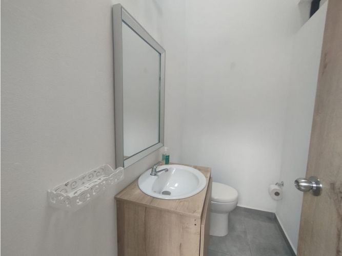 Casa de 5 alcobas en venta en Guamito, La Ceja, 240 m² · foto 21 de 24