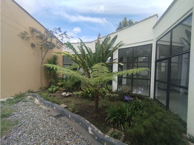 Casa de 5 alcobas en venta en Guamito, La Ceja, 240 m² · foto 23 de 24