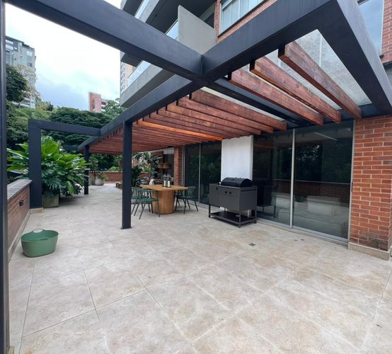 Apartamento de 3 alcobas en arriendo en El Poblado, Medellín, 245 m² · foto 4 de 20