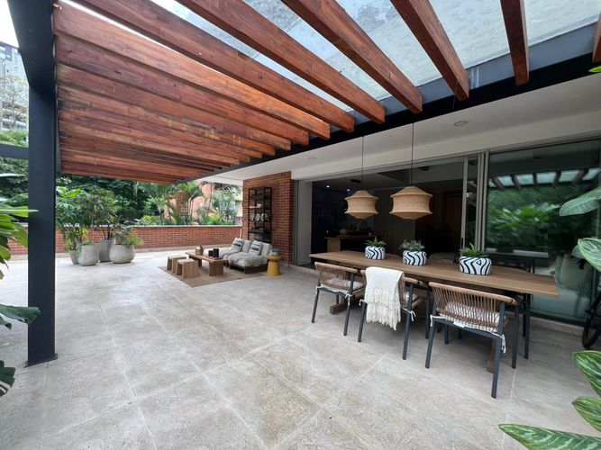 Apartamento de 3 alcobas en arriendo en El Poblado, Medellín, 245 m² · foto 5 de 20