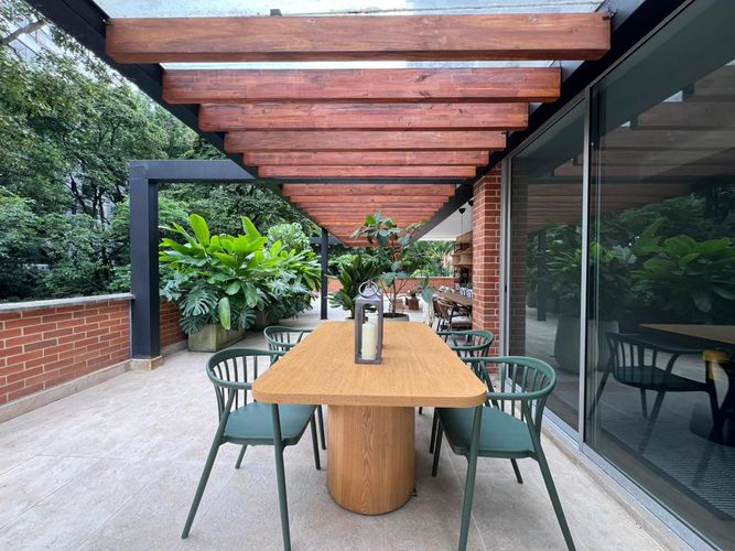 Apartamento de 3 alcobas en arriendo en El Poblado, Medellín, 245 m² · foto 6 de 20