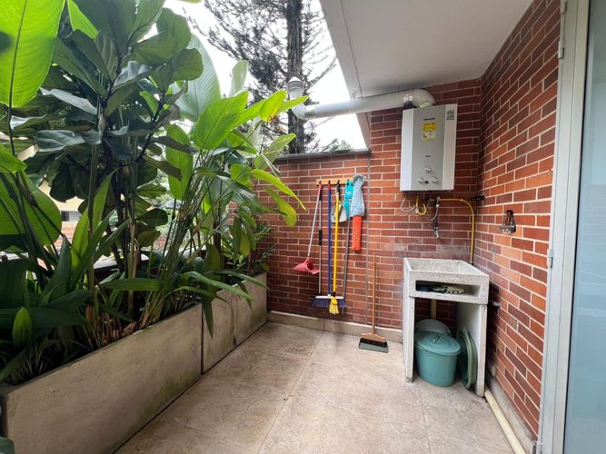 Apartamento de 3 alcobas en arriendo en El Poblado, Medellín, 245 m² · foto 7 de 20
