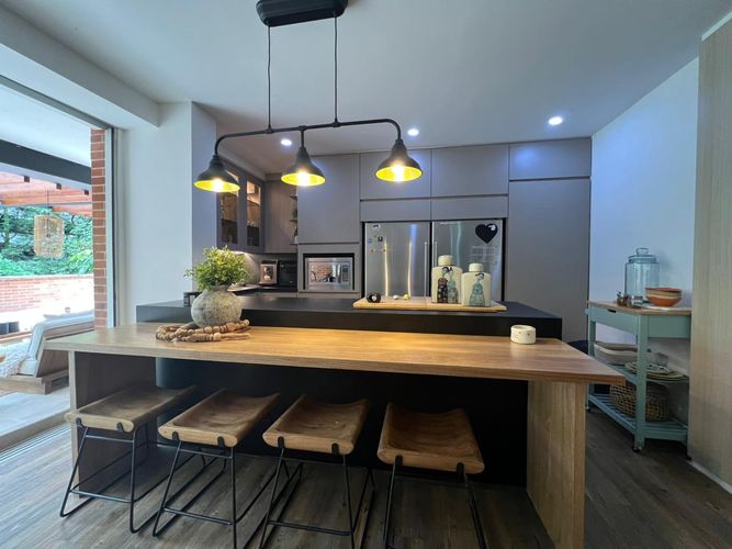 Apartamento de 3 alcobas en arriendo en El Poblado, Medellín, 245 m² · foto 10 de 20