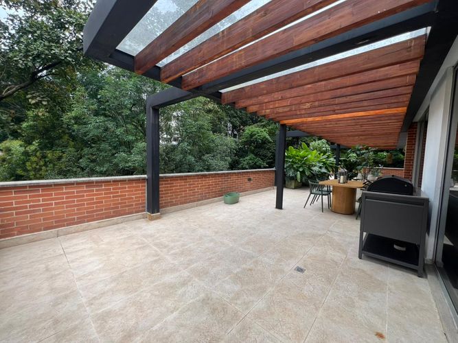 Apartamento de 3 alcobas en arriendo en El Poblado, Medellín, 245 m² · foto 12 de 20