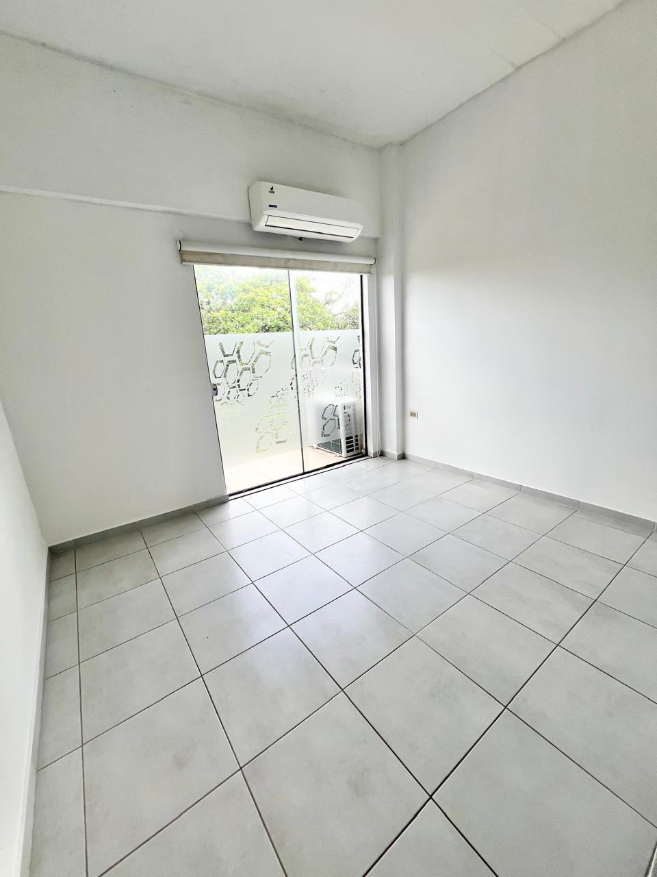 En Alquiler Departamento de 1 Habitación Zona IPS Central A462 — foto 3