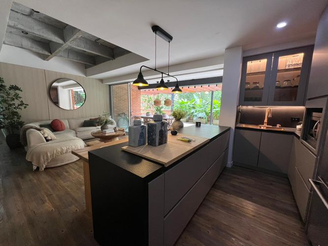 Apartamento de 3 alcobas en arriendo en El Poblado, Medellín, 245 m² · foto 14 de 20