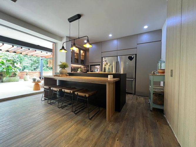 Apartamento de 3 alcobas en arriendo en El Poblado, Medellín, 245 m² · foto 19 de 20