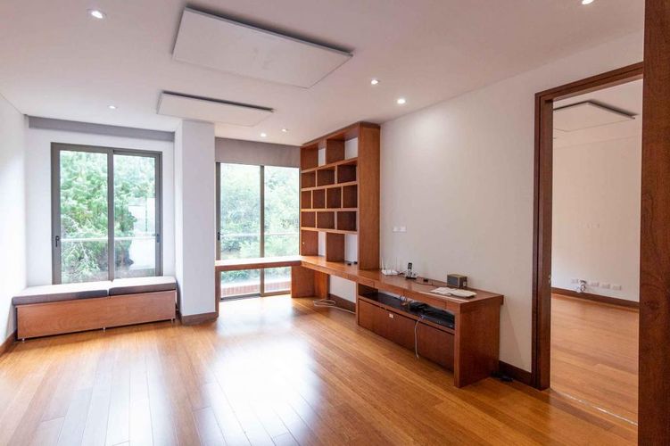 Apartamento de 3 alcobas en venta en Cerros De Los Alpes, Bogotá, 307 m² · foto 10 de 21