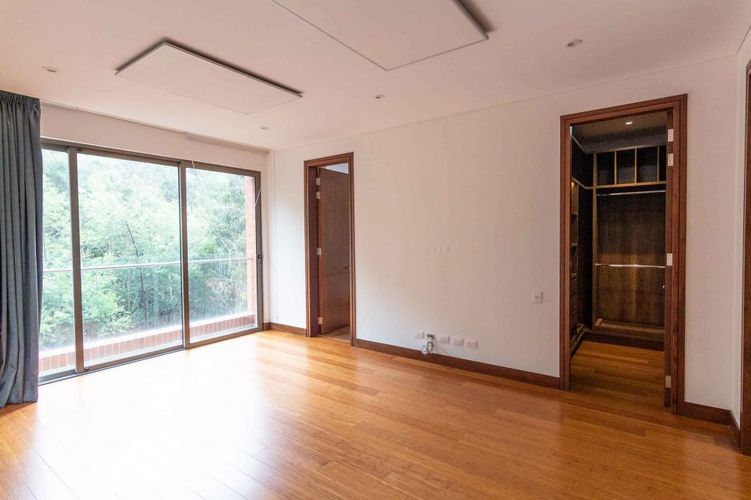 Apartamento de 3 alcobas en venta en Cerros De Los Alpes, Bogotá, 307 m² · foto 12 de 21
