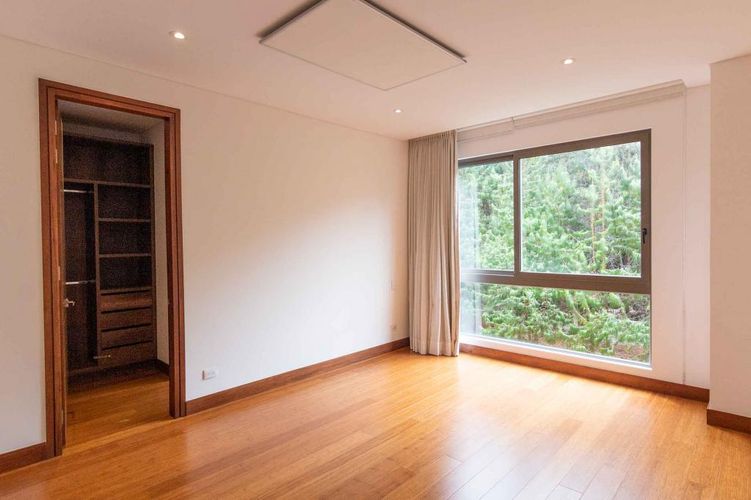 Apartamento de 3 alcobas en venta en Cerros De Los Alpes, Bogotá, 307 m² · foto 16 de 21