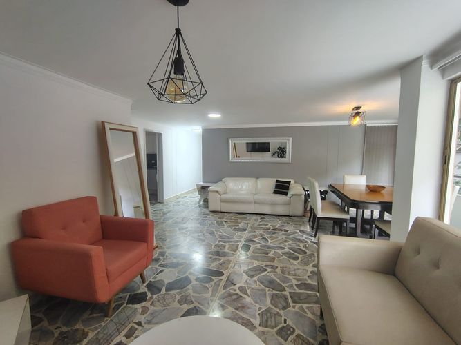 Apartamento de 3 alcobas en arriendo en El Diamante No. 2, Medellín, 140 m² · foto 3 de 12