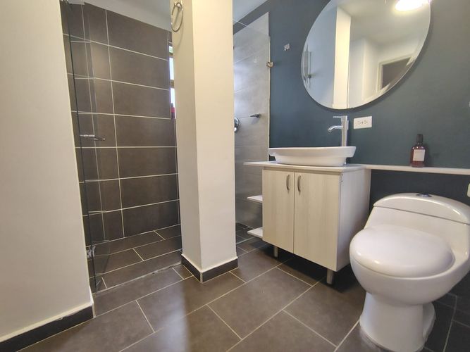 Apartamento de 3 alcobas en arriendo en El Diamante No. 2, Medellín, 140 m² · foto 11 de 12