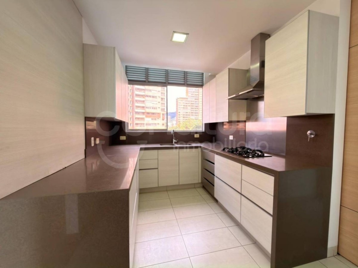 Apartamento en venta en El Poblado, Medellín 2