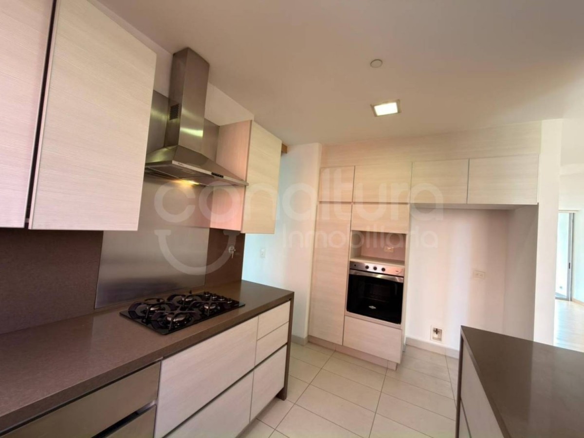 Apartamento en venta en El Poblado, Medellín 3