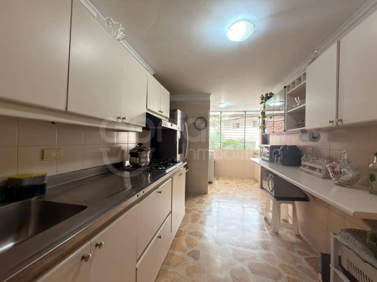 Apartamento en venta en Altos del poblado, Medellín 2