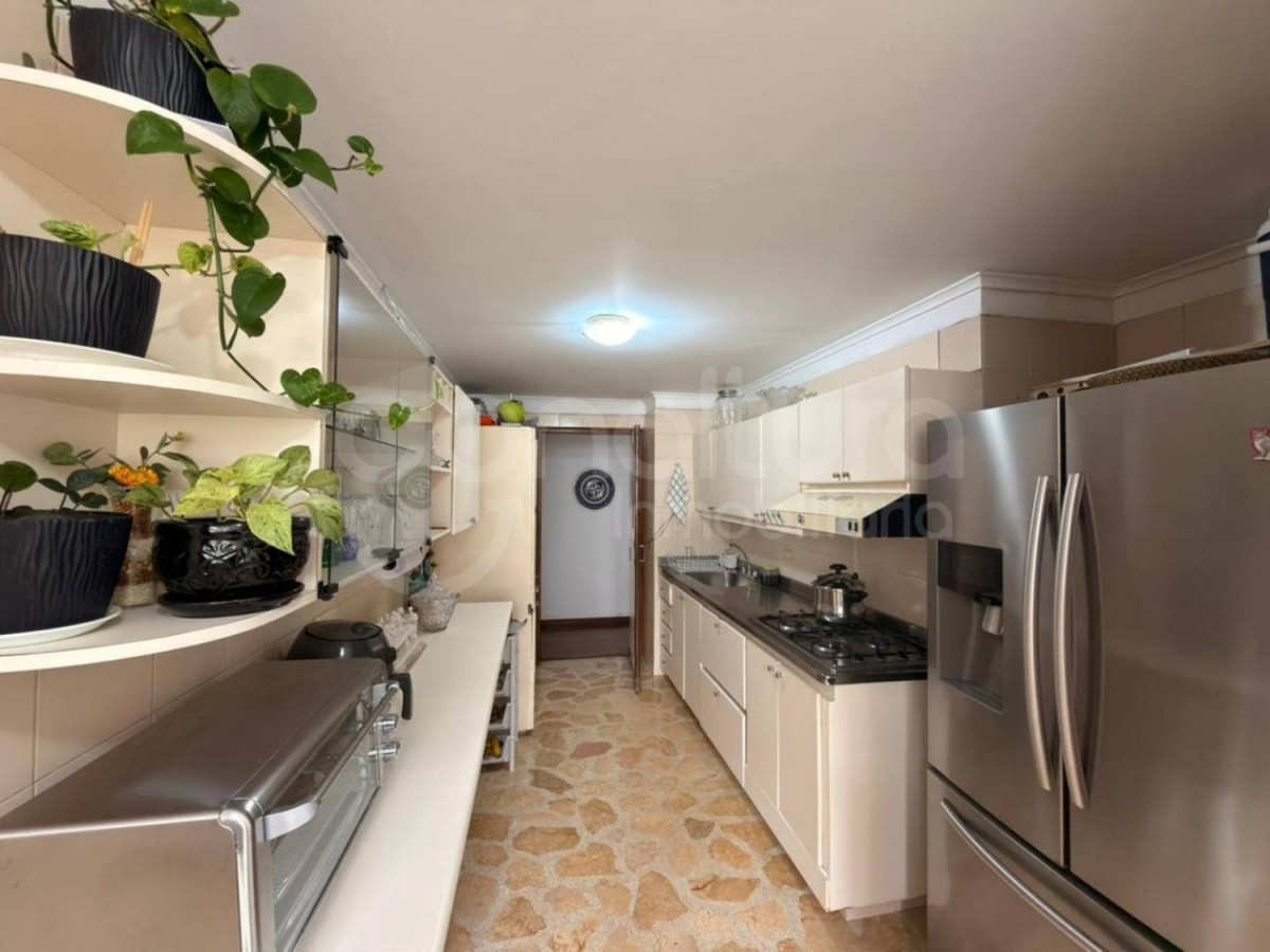 Apartamento en venta en Altos del poblado, Medellín 3