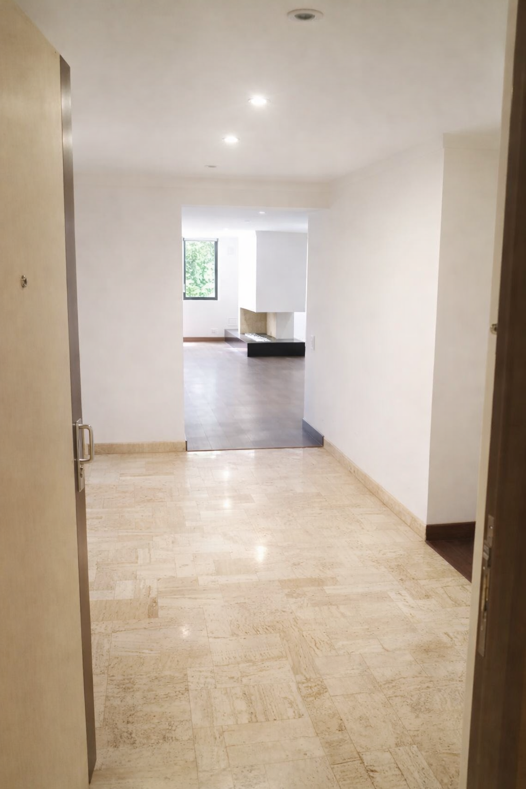 Apartamento en venta en El Refugio, Bogotá · foto 2 de 24