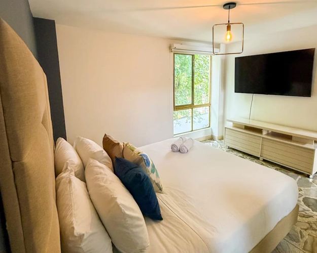 Apartamento de 3 alcobas en arriendo en El Poblado, Medellín, 140 m² · foto 8 de 15