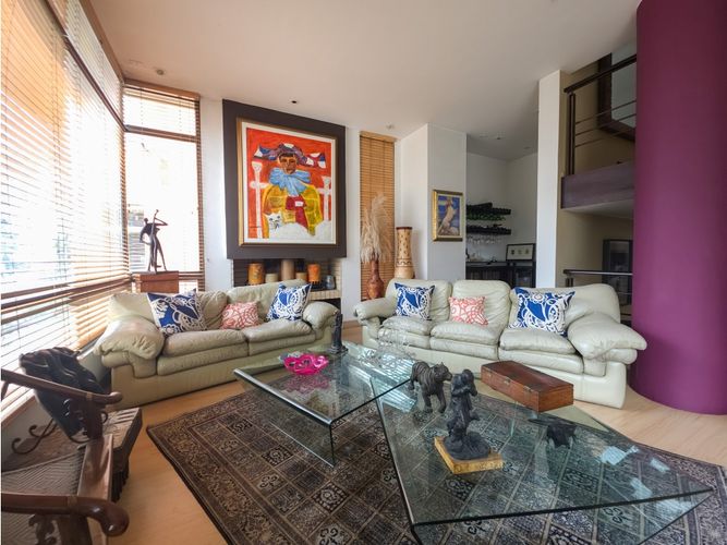 Casa de 3 alcobas en venta en Los Rosales, Bogotá, 360 m² · foto 2 de 24