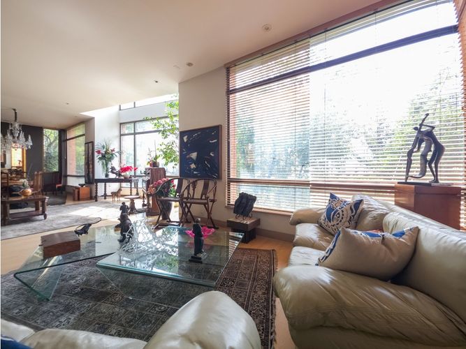 Casa de 3 alcobas en venta en Los Rosales, Bogotá, 360 m² · foto 3 de 24