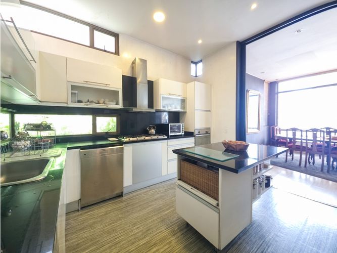 Casa de 3 alcobas en venta en Los Rosales, Bogotá, 360 m² · foto 8 de 24