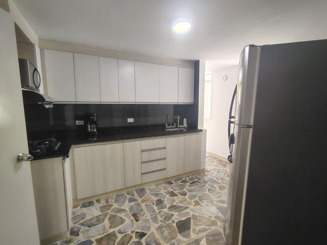 Apartamento de 3 alcobas en arriendo en El Poblado, Medellín, 140 m² · foto 6 de 19