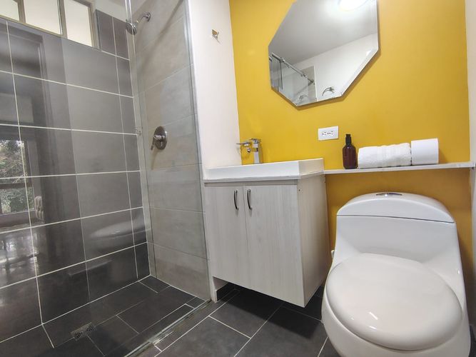Apartamento de 3 alcobas en arriendo en El Poblado, Medellín, 140 m² · foto 17 de 19
