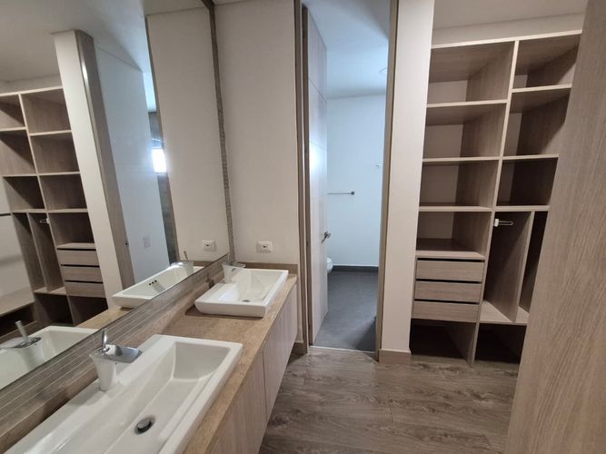 Apartamento de 3 alcobas en venta en Santa Teresita, Cali, 278 m² · foto 3 de 17