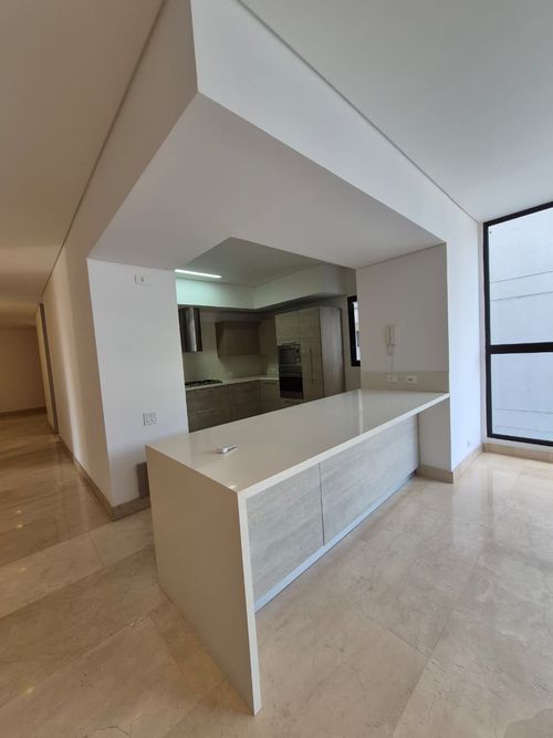 Apartamento de 3 alcobas en venta en Santa Teresita, Cali, 278 m² · foto 4 de 17