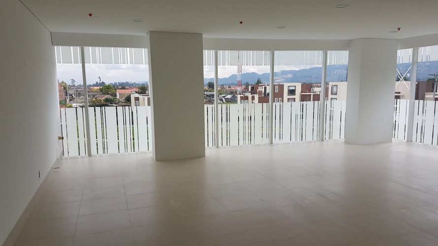 Consultorio en arriendo en Hacienda Fontanar, Chía, 76 m² · foto 2 de 8