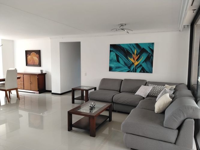 Apartamento de 3 alcobas en arriendo en El Poblado, Medellín, 150 m² · foto 2 de 20