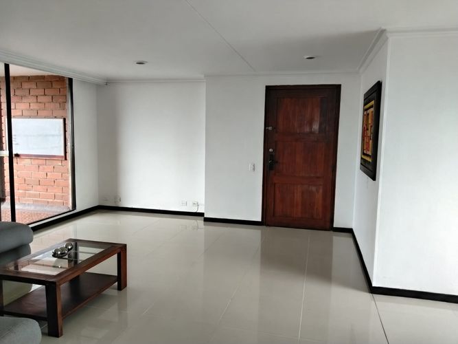 Apartamento de 3 alcobas en arriendo en El Poblado, Medellín, 150 m² · foto 4 de 20