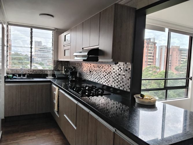 Apartamento de 3 alcobas en arriendo en El Poblado, Medellín, 150 m² · foto 9 de 20