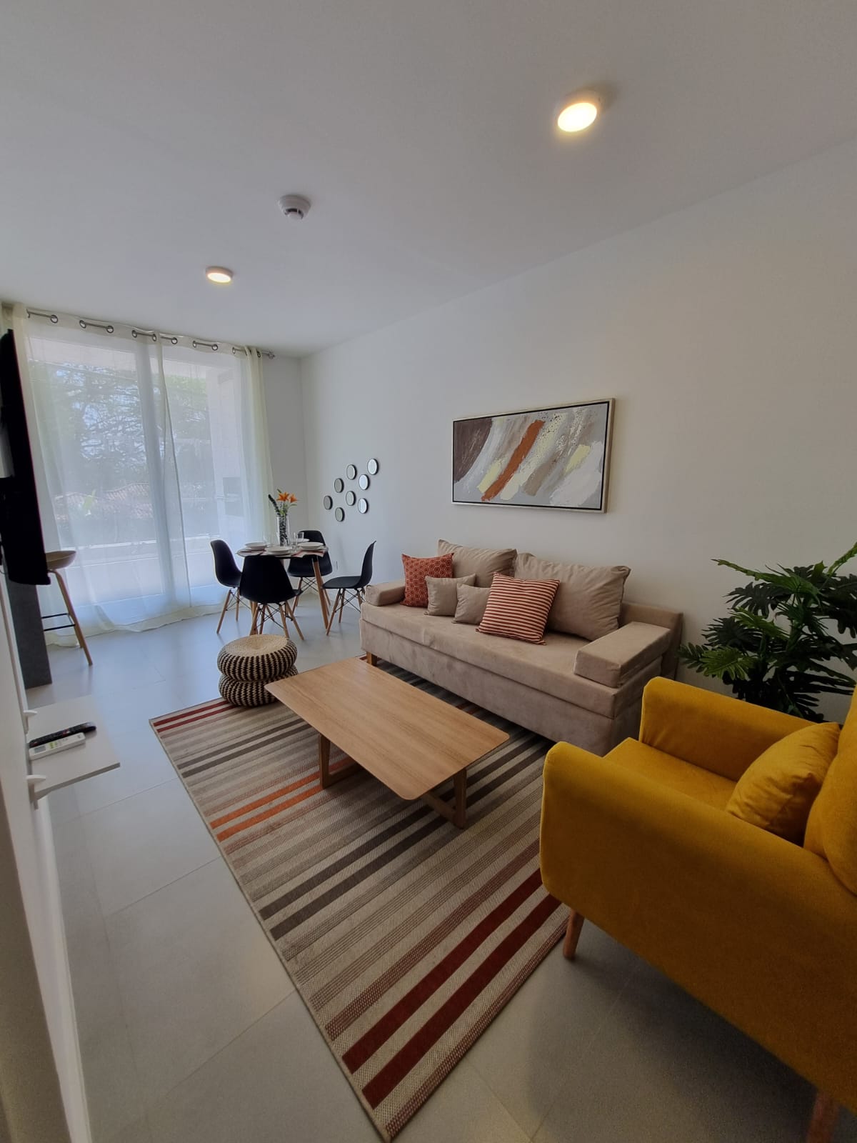 ALQUILO Departamento Amoblado de 1 Dormitorio Edificio Área Green zona Denis Roa — foto 2